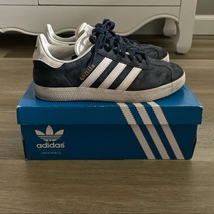 Navy Adidas Gazelle Sneaker